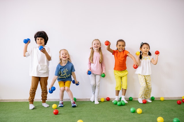 16 Best Group Games for Kids to Entertain Them - MentalUP