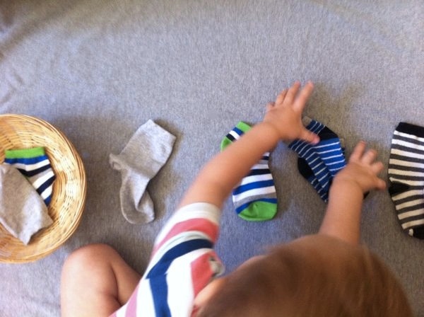 kid matching socks
